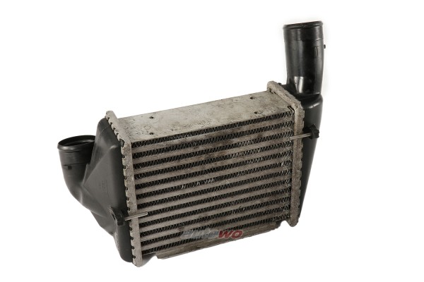078145806L Audi S4 B5/A6 4B 2.7l 6 Zylinder Biturbo Ladeluftkühler Rechts