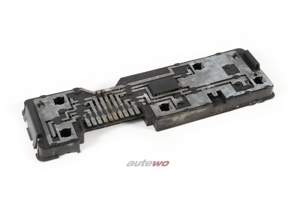811945222C 811945222A Audi 80 Typ 81/85 Limousine Lampenträger Hinten Rechts