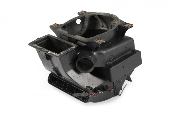 321819087C 811819014A Audi 80/90/Coupe Typ 81/85/Urquattro Gebläsekasten