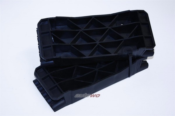 Audi V8 D11 Halter Führungsstück Stoßstange Vo. / Hi.L&R 441807253B