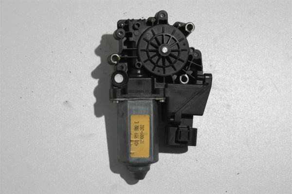 Audi A8/S8 D2 Fensterhebermotor Vorne Rechts 4D0959802E
