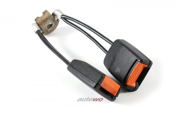 867857739 VW Passat 32B Gurtschloss Hinten Mitte