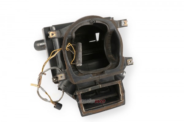 321819087C 811819014A Audi/VW 80/90/Coupe Typ 81/85/Urquattro Heizungskasten