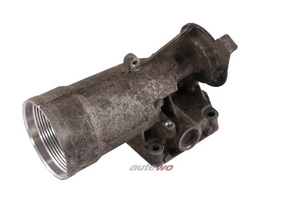045115389J Audi A3 8P/A4 8E/8K/A5 8T/A6 4F/Q5 8R/TT 8J 2.0l TDI Ölfilterhalter