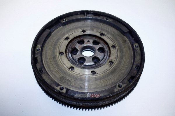 058105266H Audi/VW 80 Typ 89/A4 8H Cabrio/A4 B5/A6 4B 1.8l Schwungrad