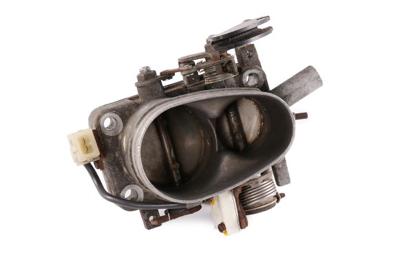 Audi/VW 80/90 Typ 81/Passat 32b 2.0l JS Drosselklappe 034133063AC