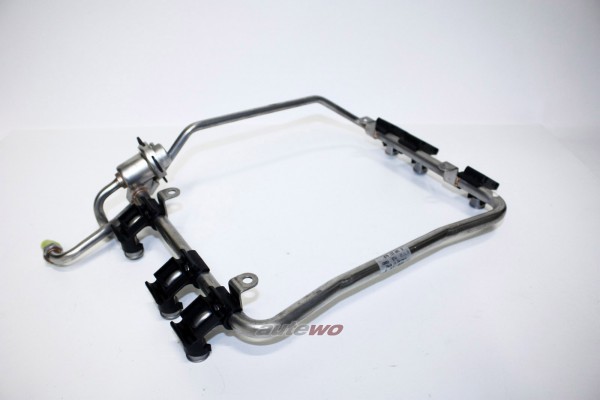 078133681Q NEU Audi A4 B5/A8 D2 2.6-2.8l Einspritzleiste + Benzindruckregler