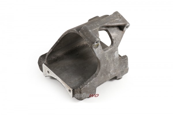 Audi V8 D11 8 Zylinder Halter Servopumpe 077260885